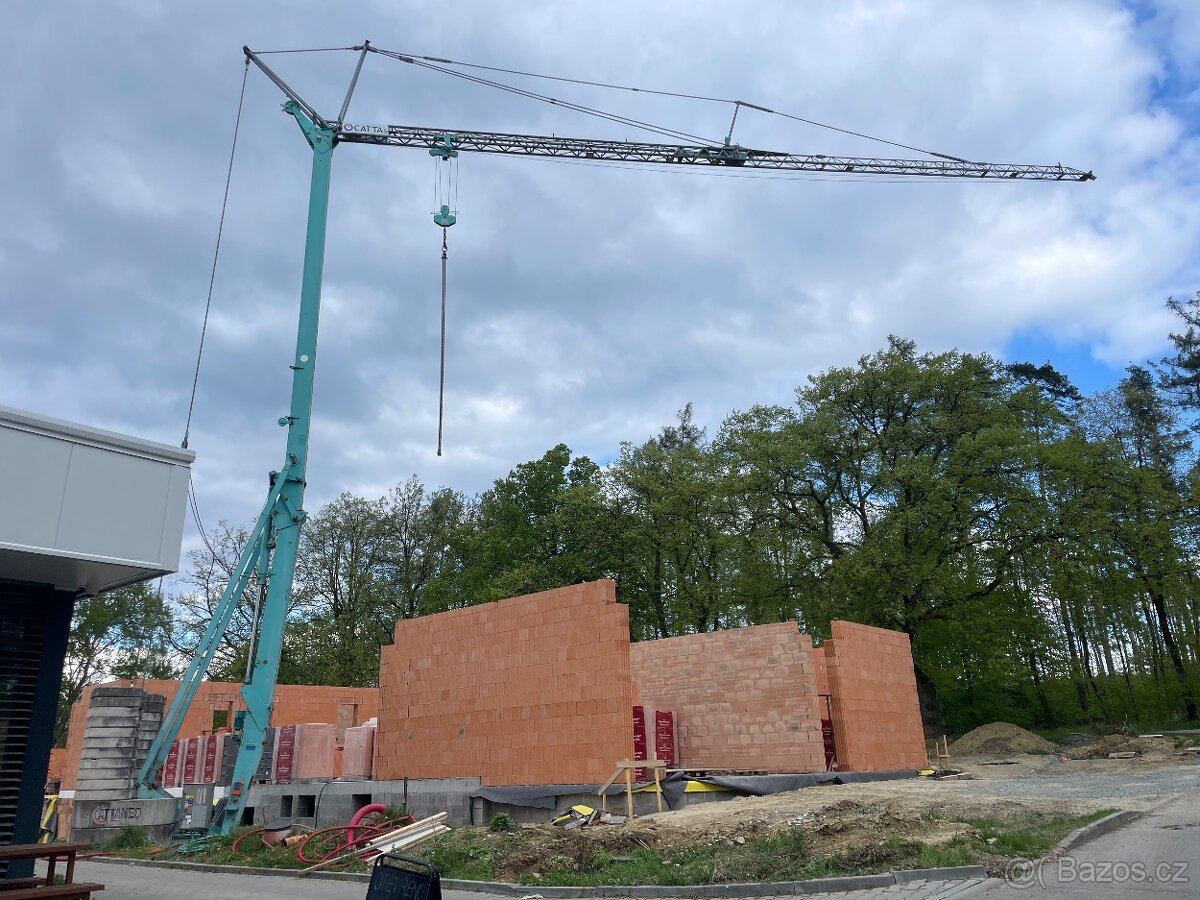 Stavební jeřáb CATTANEO CM 74 „PRONÁJEM”