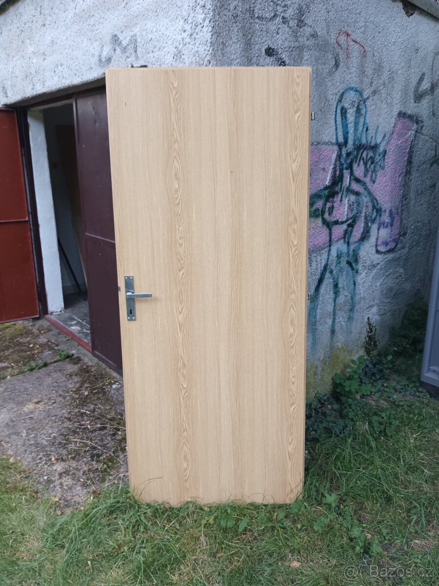 Dveře 80 pravé -