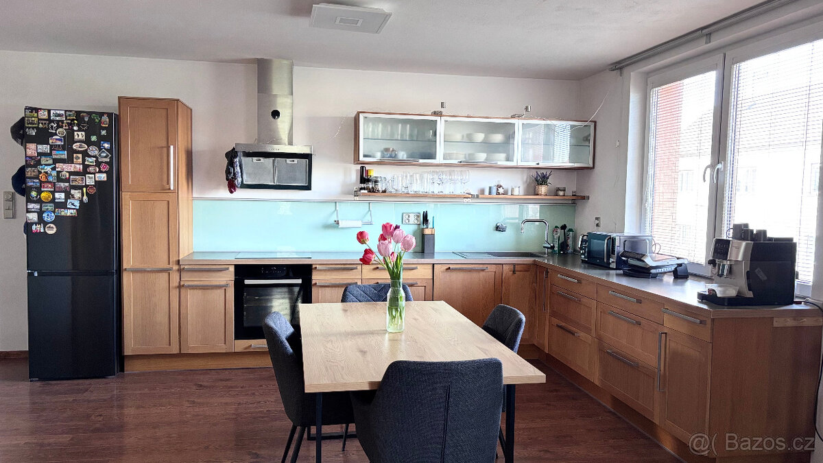 Prostorný dvougenerační dům 222 m2 s pozemkem 1115 m2