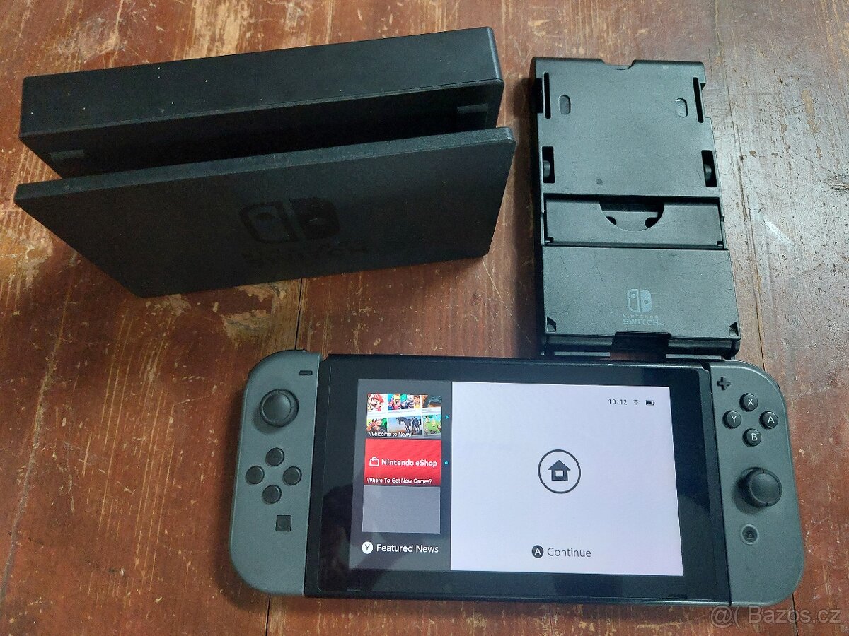 Nintendo Switch Lite, dokovací stanice, pěkný stav