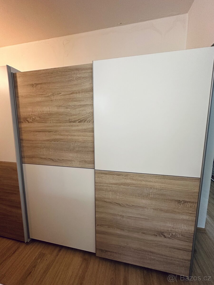 Prodám šatní skříň Filant