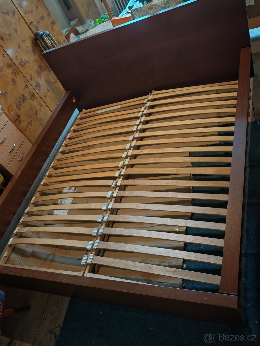 Manželská postel 180x200