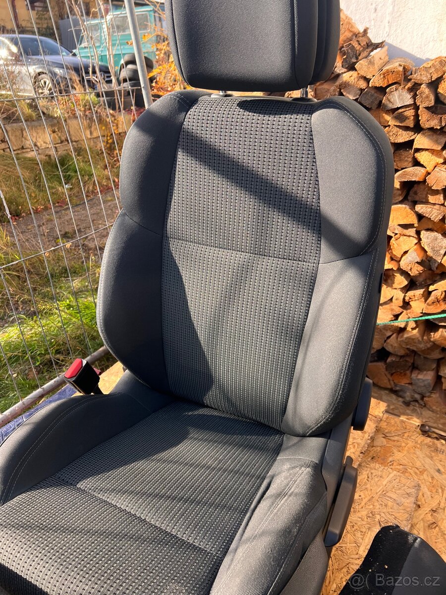 Sedačky Peugeot 508 SW 2012