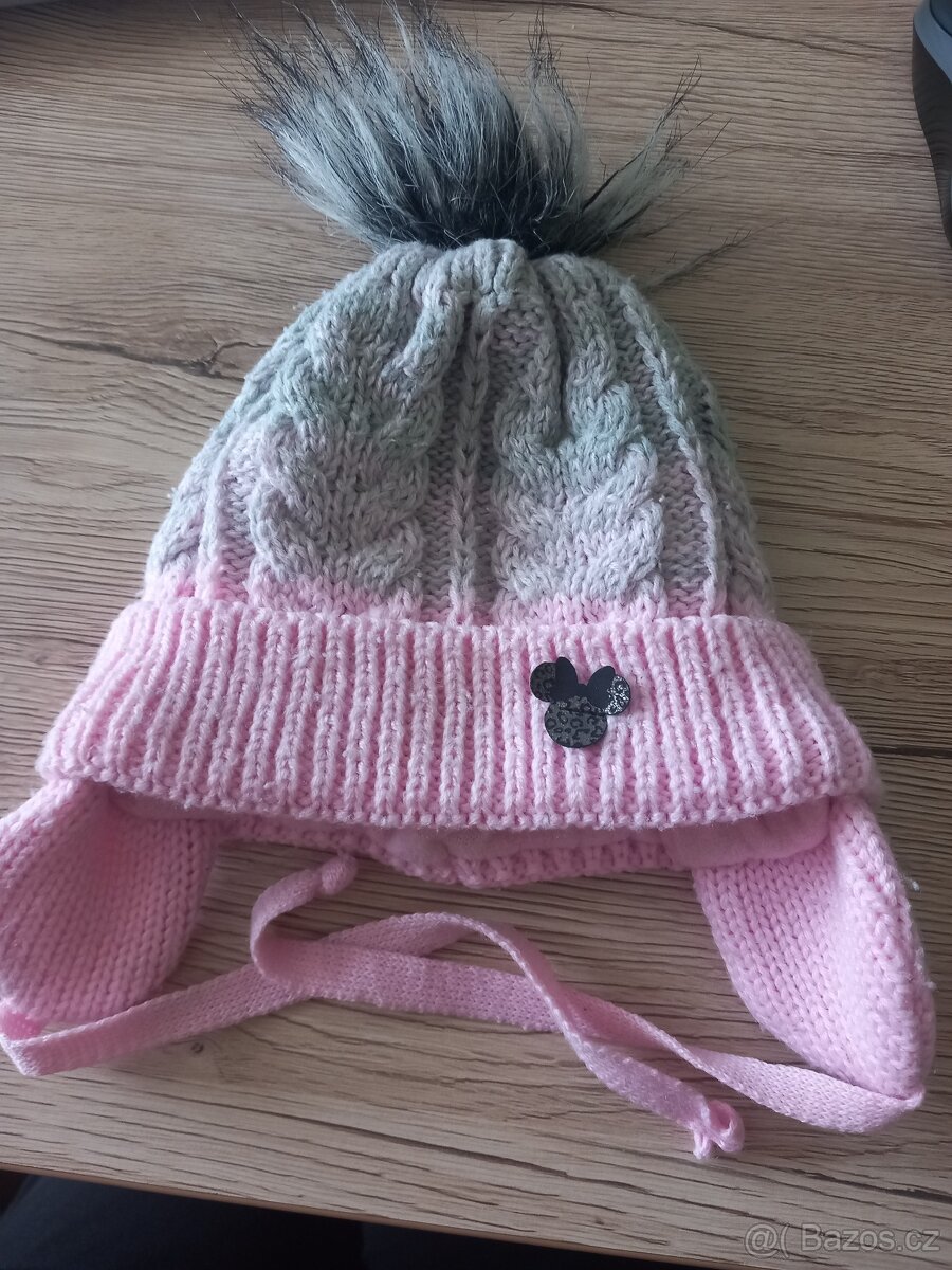 Pletená zimní čepice