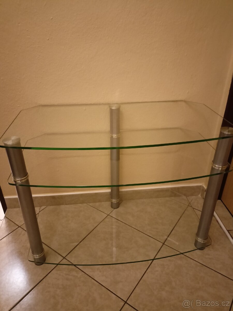 Skleněný konferenční stolek