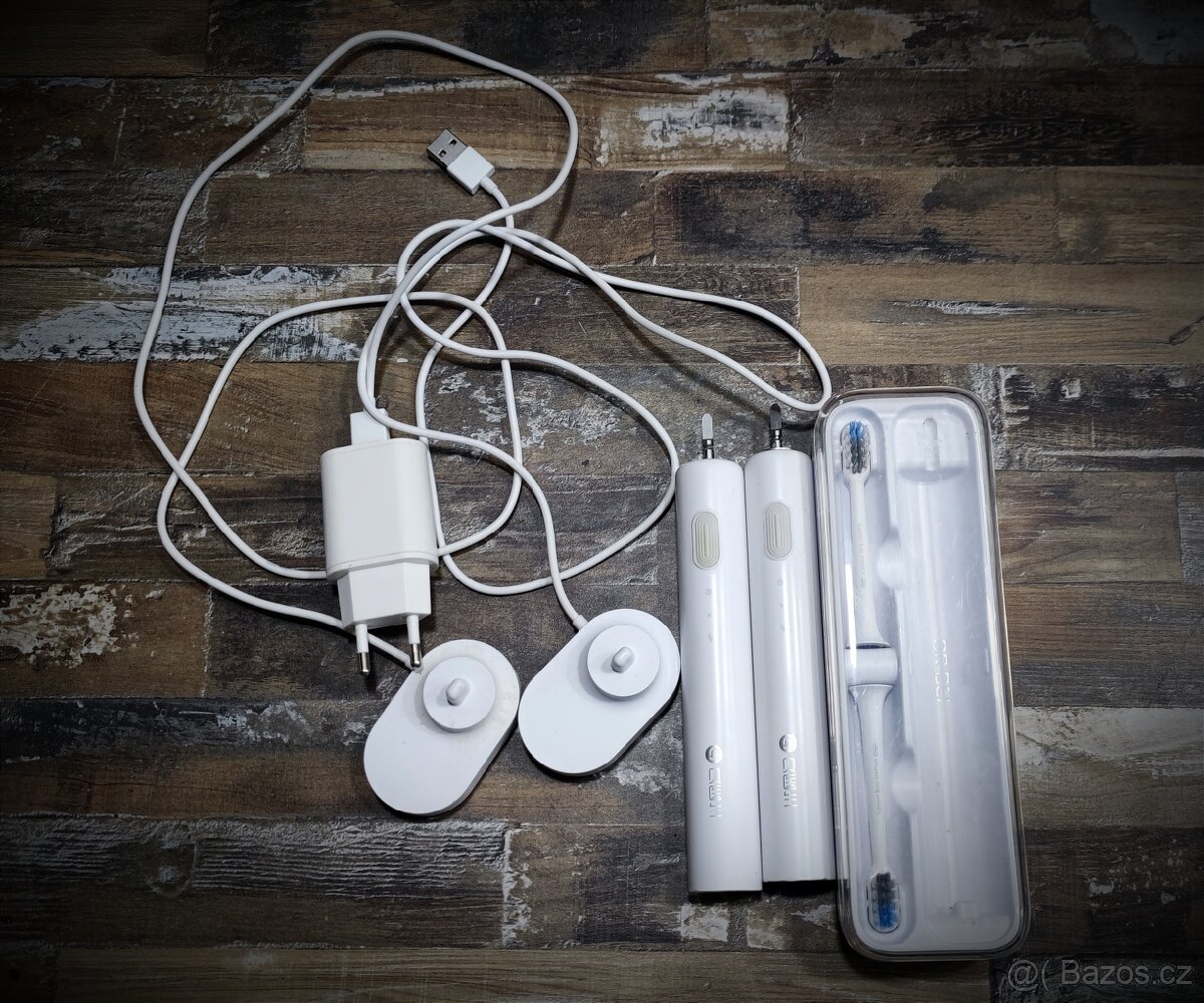 Dva elektrické kartáčky, nové nástavce