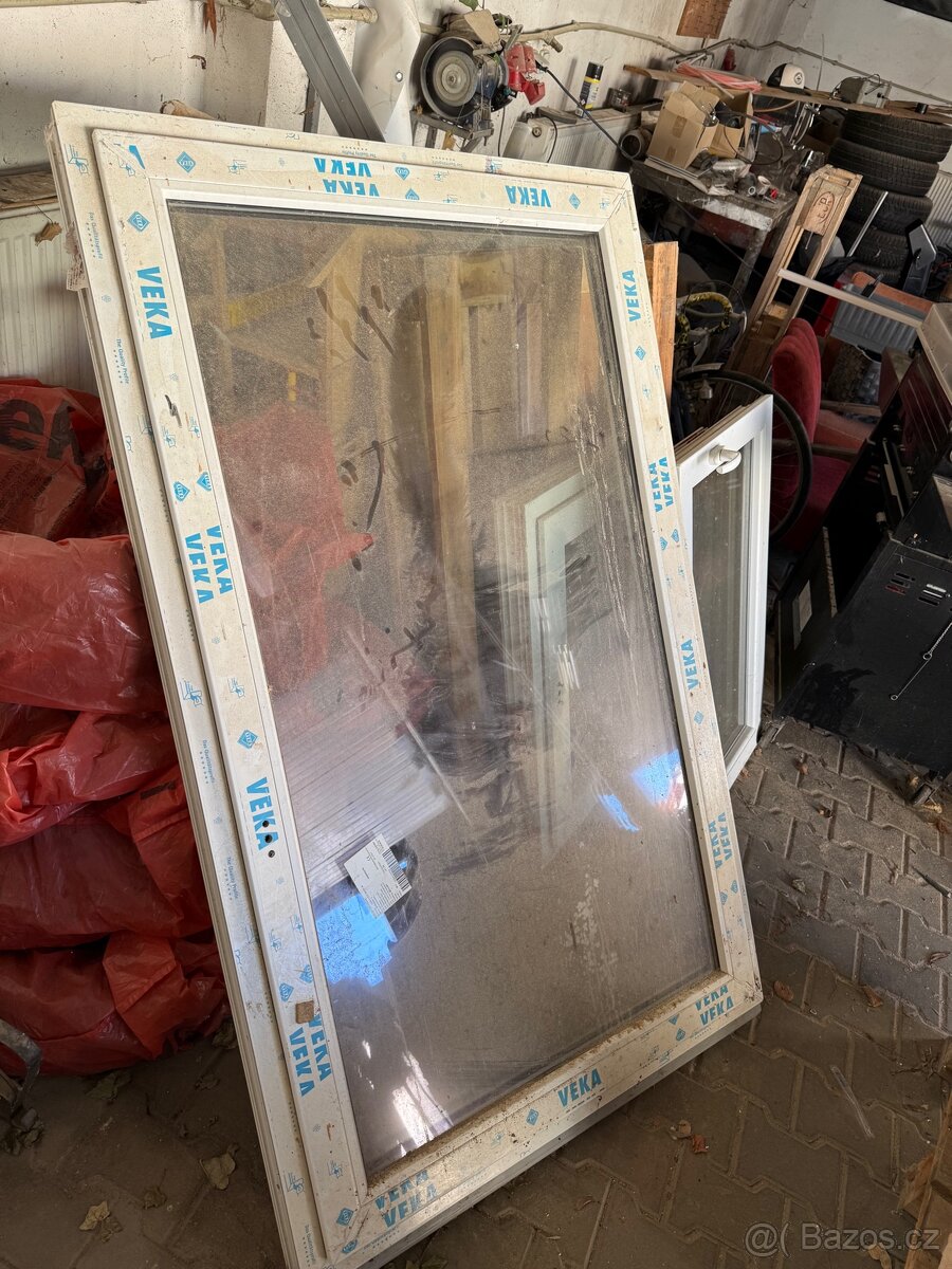 Plastové okno 3 sklo bílé š103x v166cm