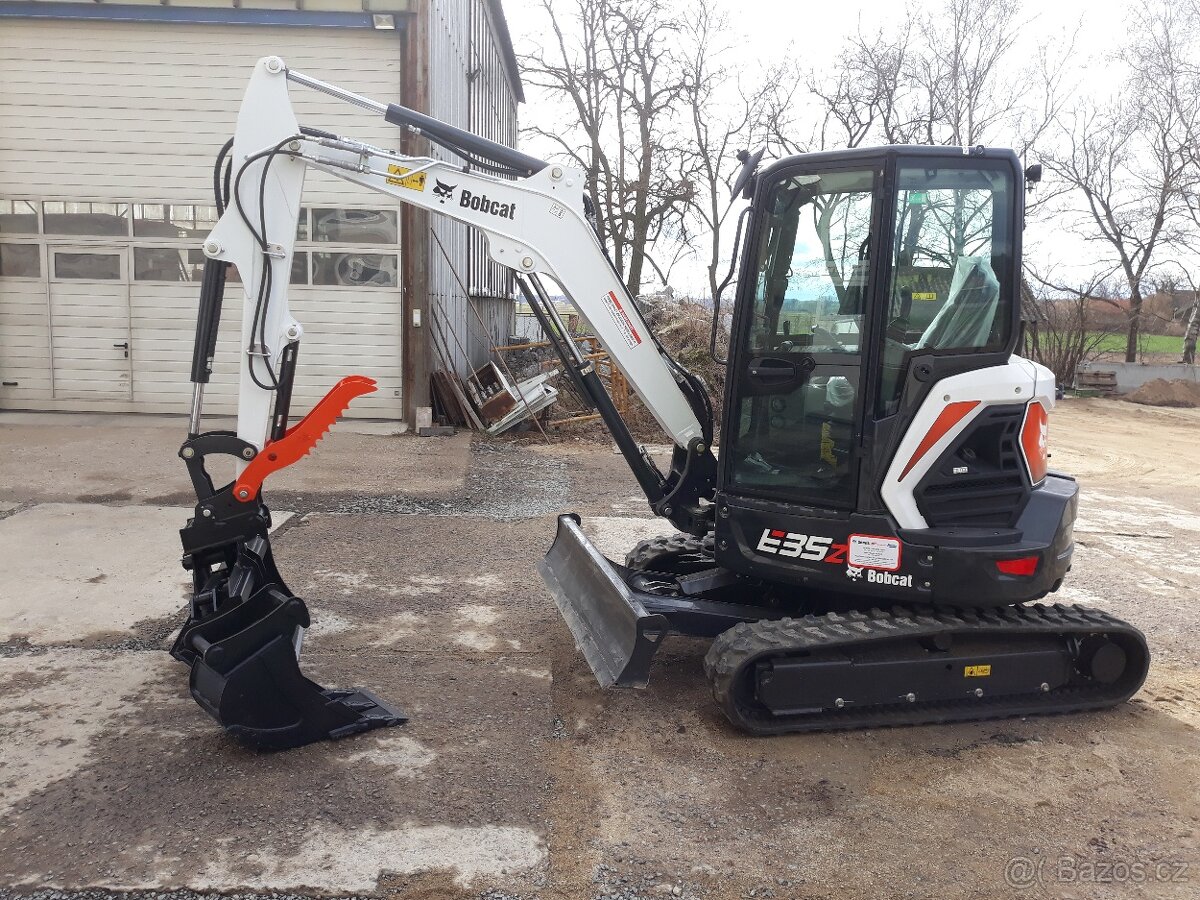 Pásový minibagr bobcat e35Z