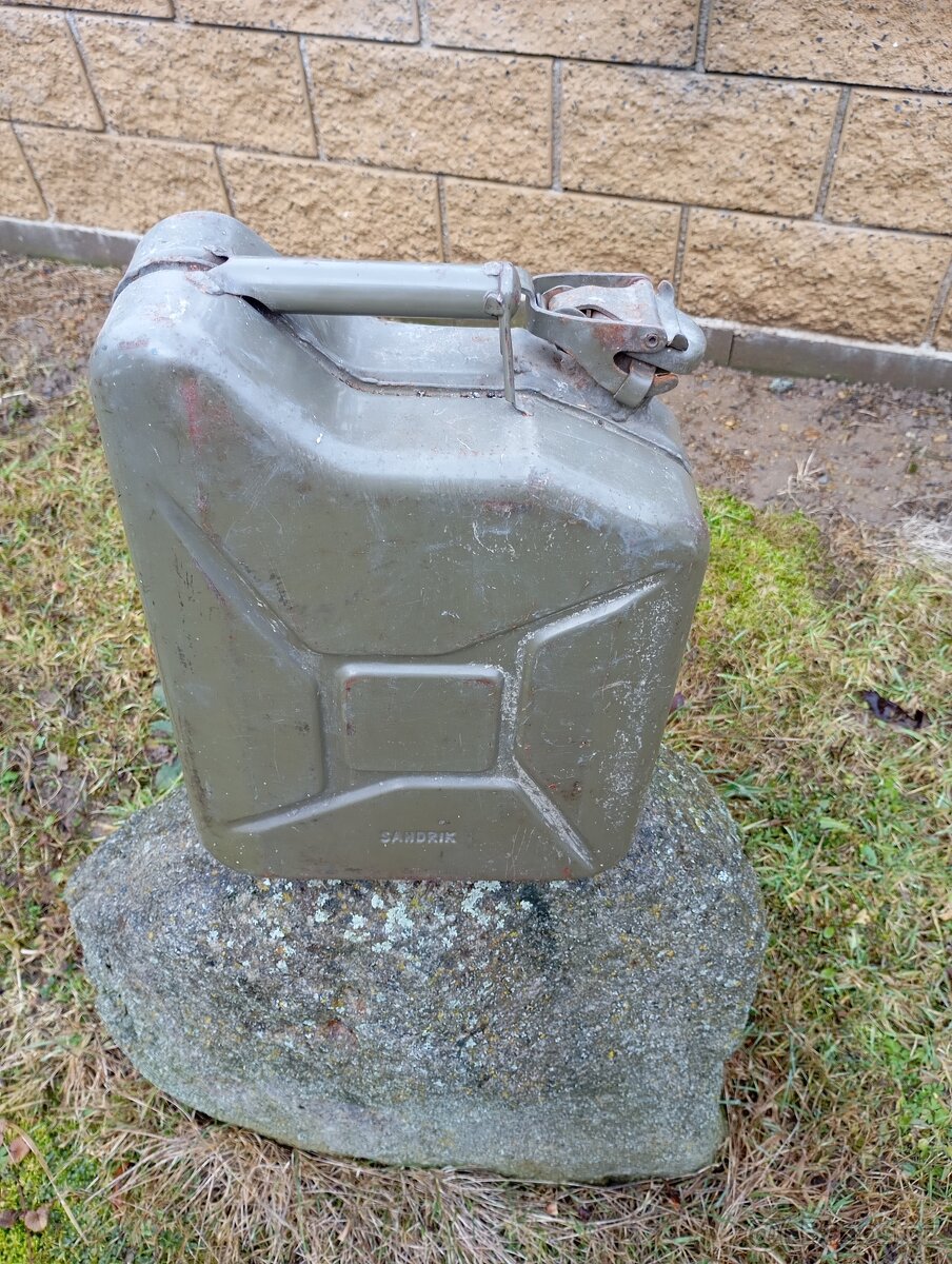 Kanystr kovový 10 l