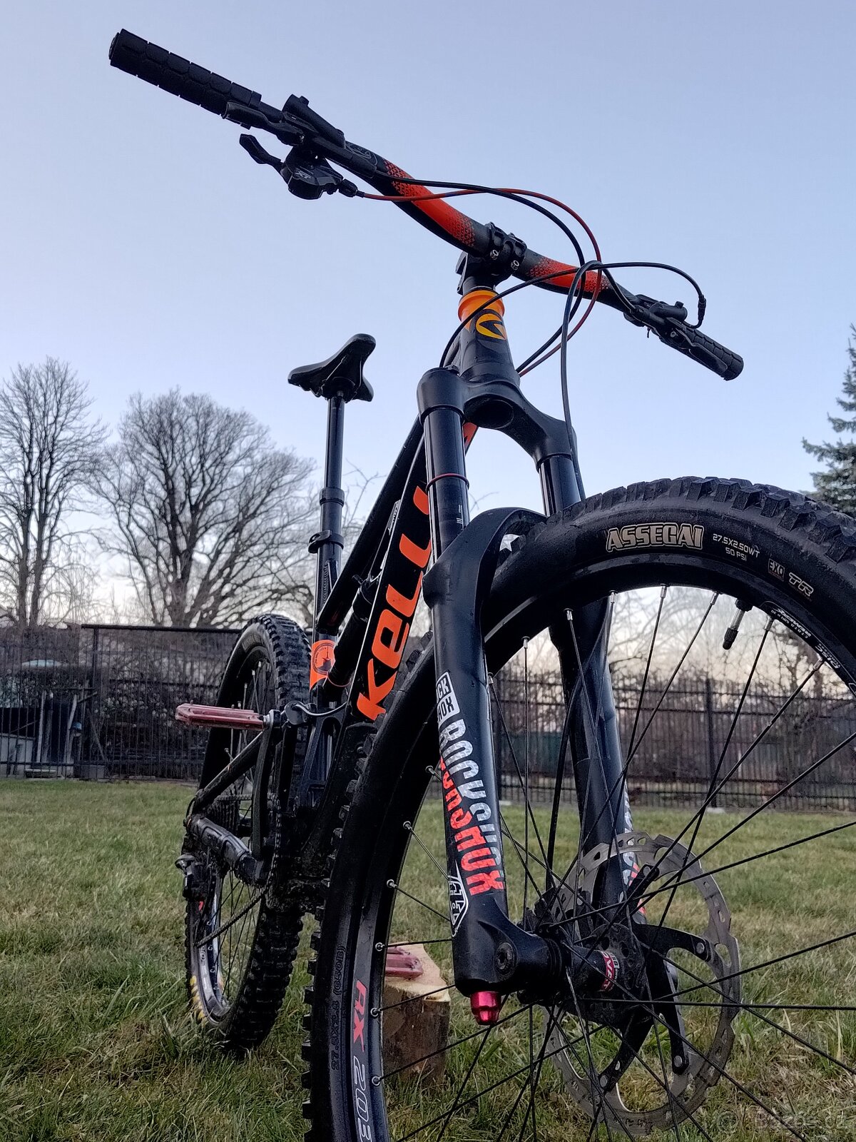 Celoodpružené kolo Kellys Swag 50 27,5” + Chrániče atd.