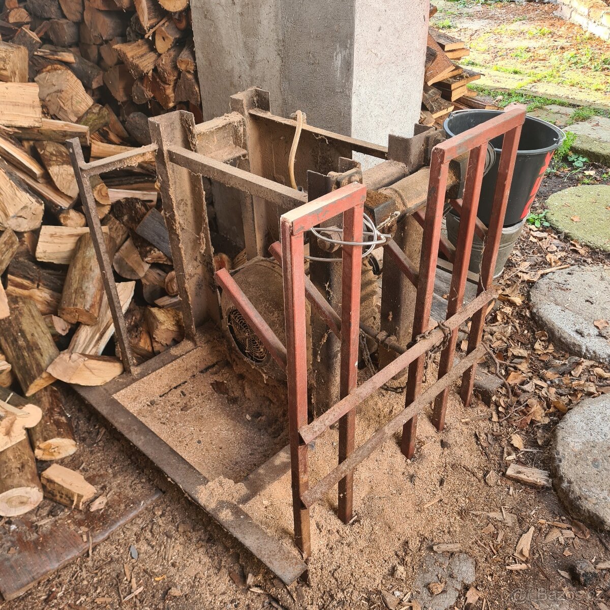 Cirkulárka na řezání kulatin