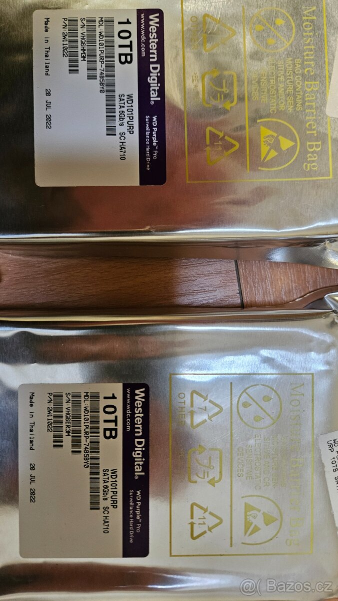 2x Western Digital Purple 10TB