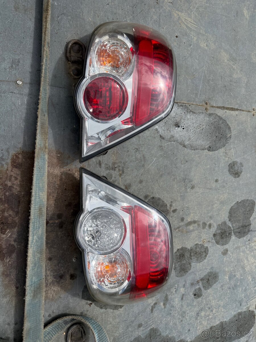 zadní světla na Subaru impreza kombi 2007 GG Hawkeye