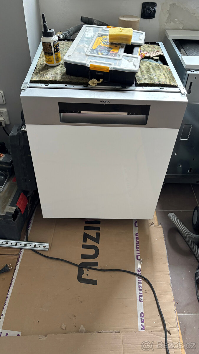 Myčka Mora VM 665 X