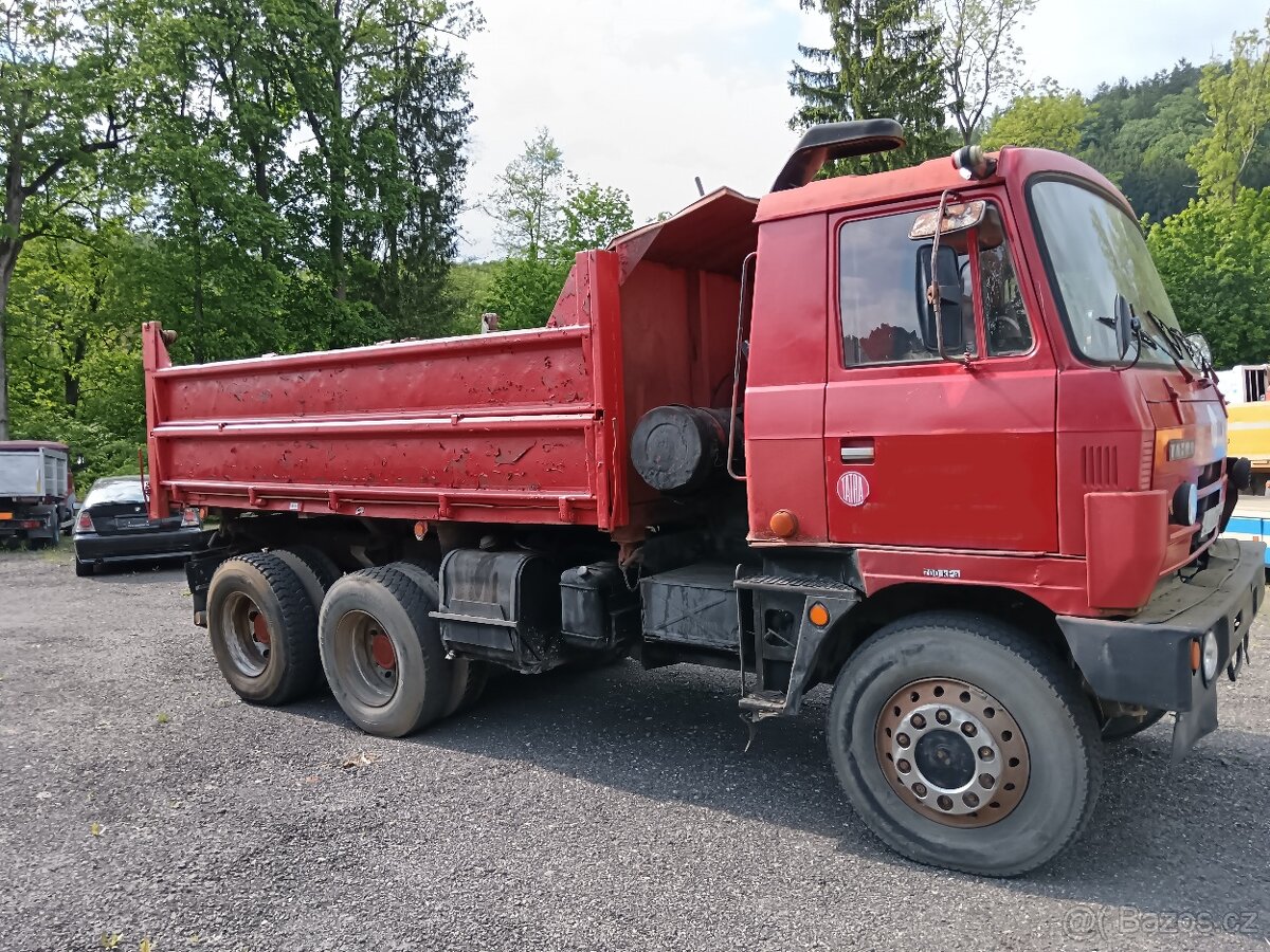 Tatra 815 6x6 sklápěč