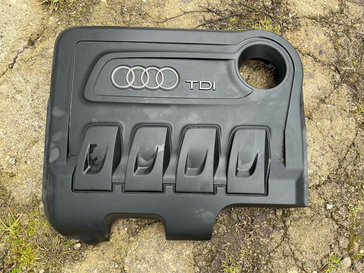 Kryt motoru audi