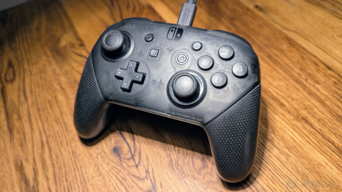Nintendo Switch Pro Controller