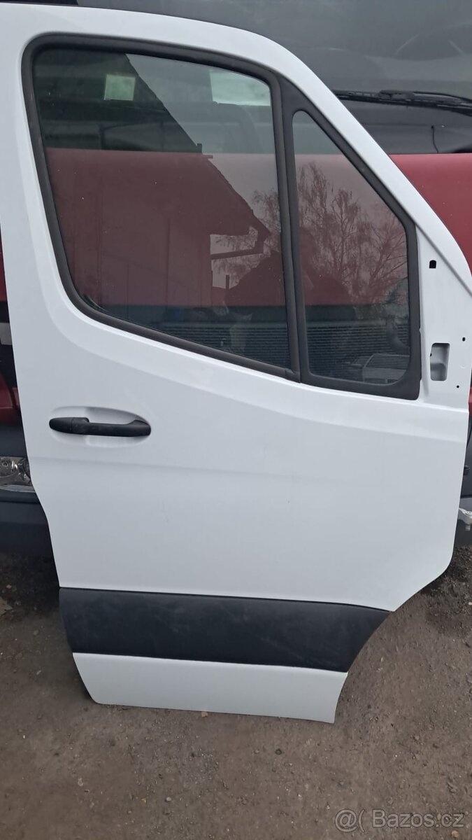 Pravé dveře(spolujezdec) Sprinter 907-910