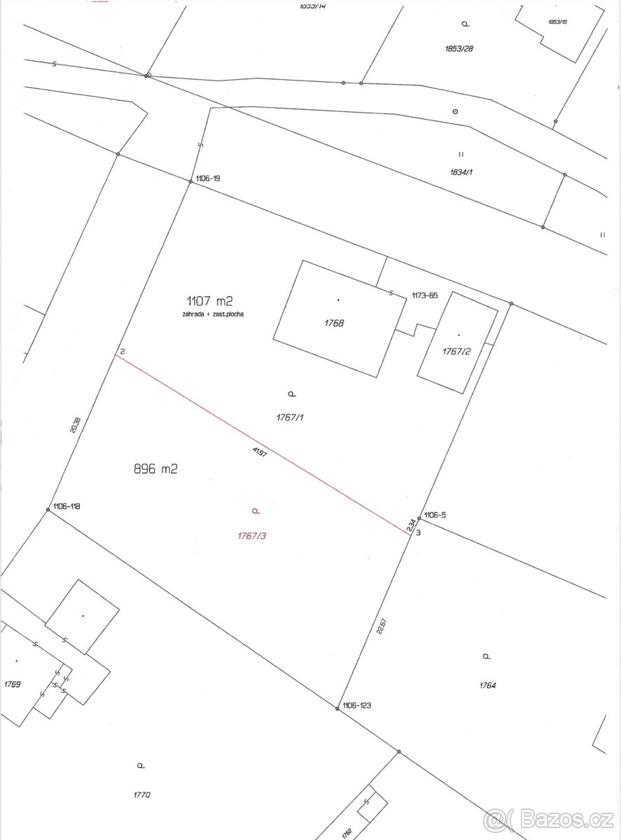 Prodej stavební parcely se stromy u jezera 896m2