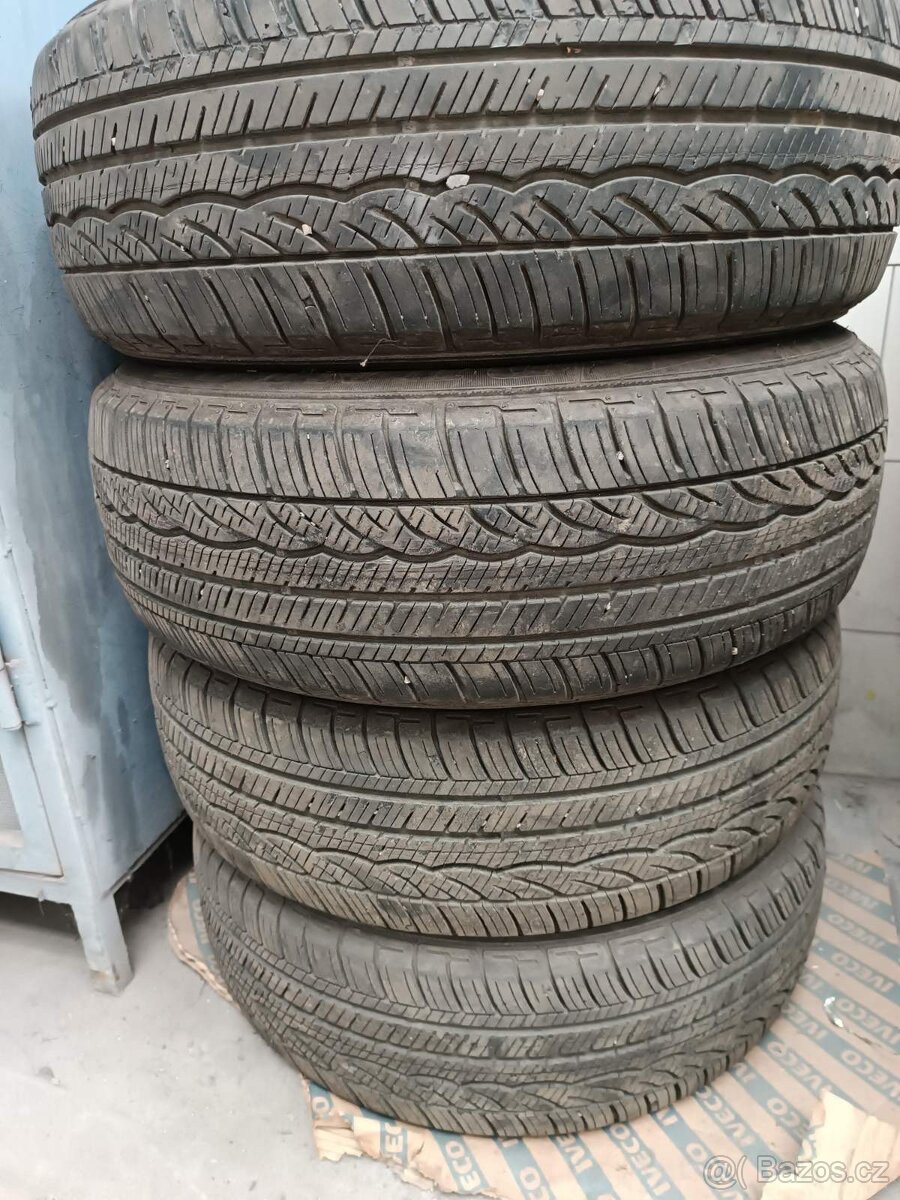 Celoroční pneumatiky Dunlop