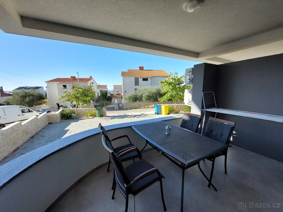 ☀Pag–Novalja(HR)–Zariadený apartmán na prízemí s výhľadom
