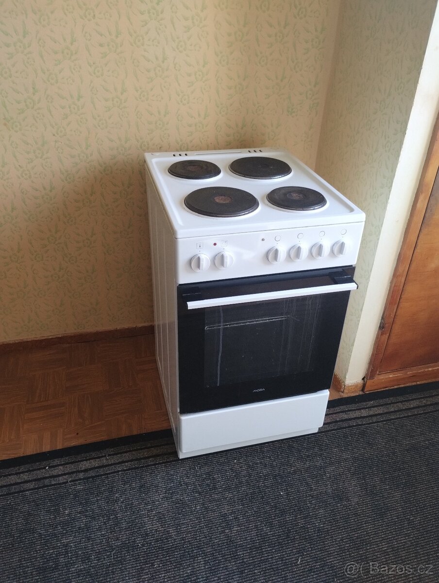 Elektrický plotýnkový sporák