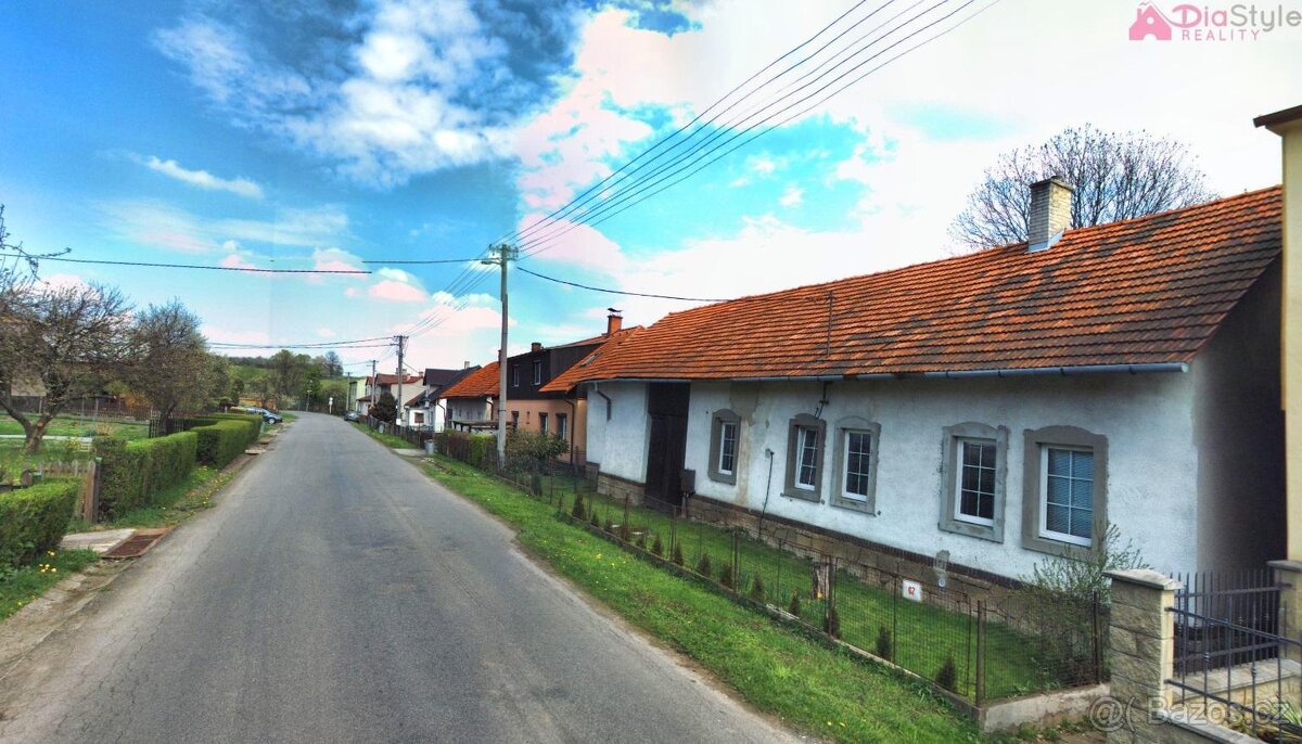 Prodej rodinného domu s pozemky o výměře 861 m2 ve Straníku
