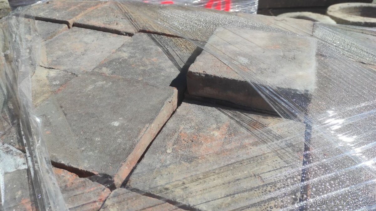 Stará cihlová dlažba, půdovky, půdovka, 39,6 m2