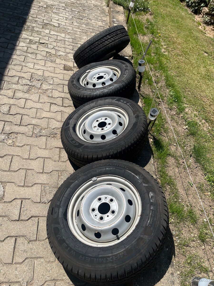 Disky s pneu 215/70R 15C