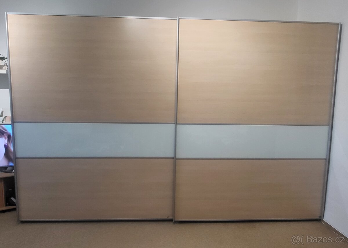 Šatní skříň