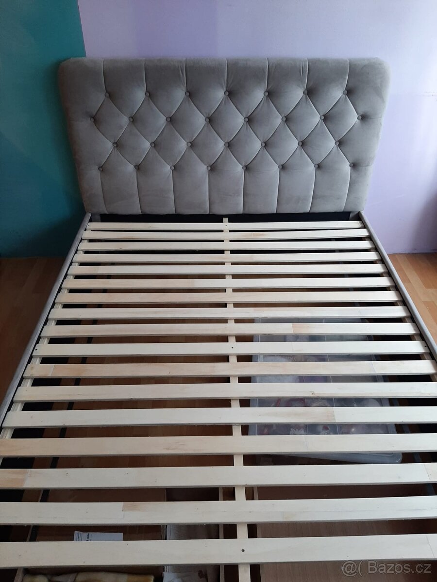 Čalouněná postel s úložným prostorem 160x200
