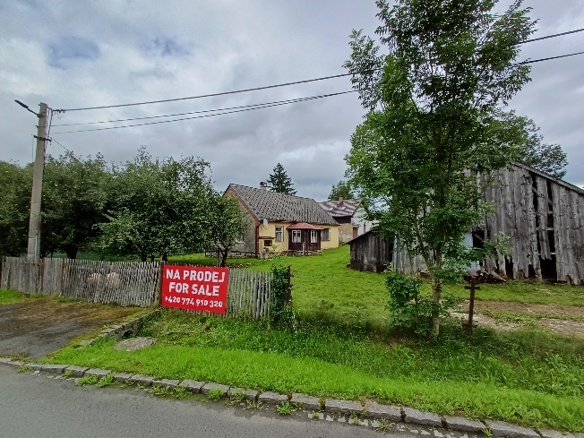 Dům + stodola + zahrada Dešenice 1322 m2