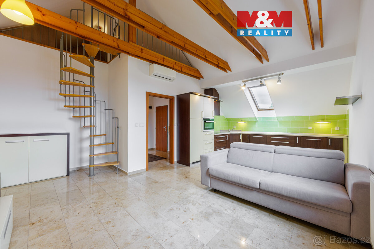 Prodej bytu 4+kk s garáží, 70 m², Karlovy Vary, ul. Husova