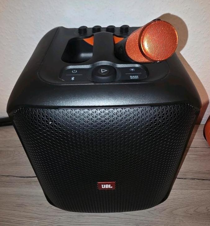 JBL Partybox Encore s mikrofonem