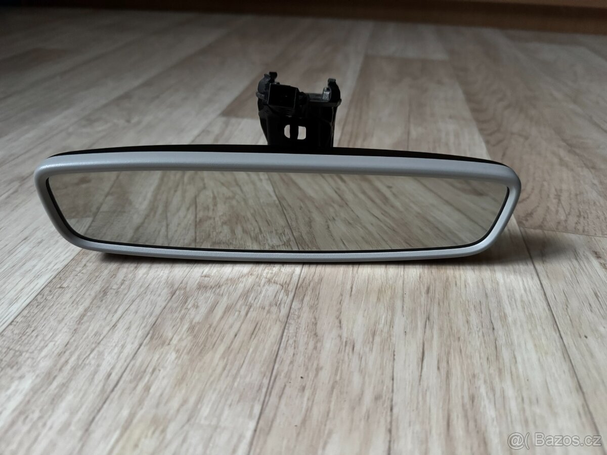 Vnitřní zpětné zrcátko samostmívací Škoda Rapid