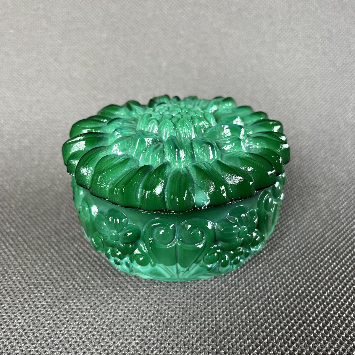 Dóza Ingrid malachitové jade sklo Curt Schlevogt