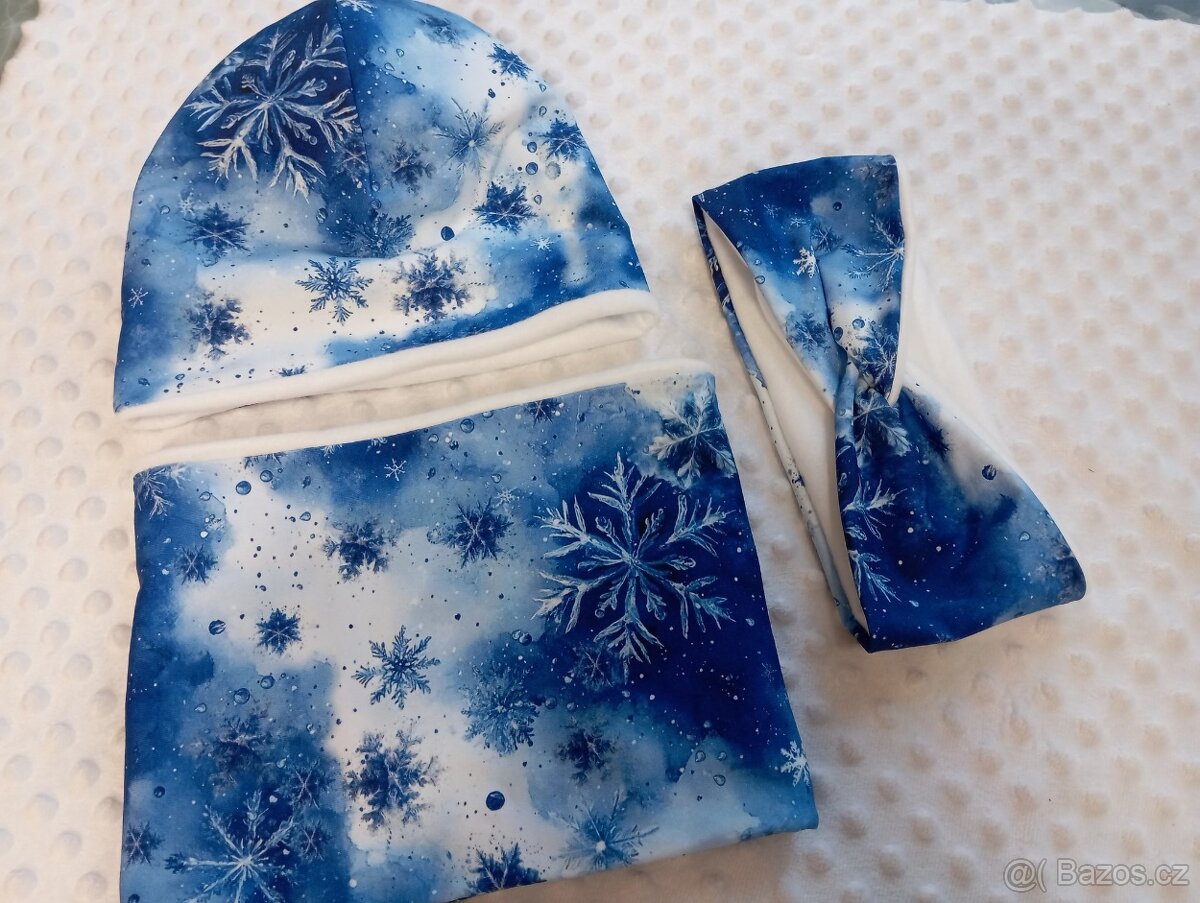 zimní vločkový modrý set čepice,nákrčník,čelenka