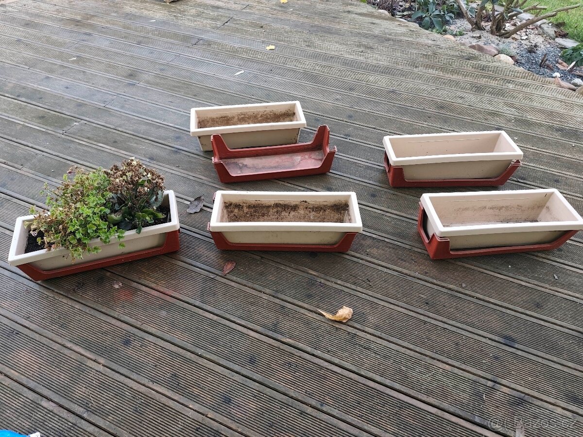 Truhlík květináč kvalitní