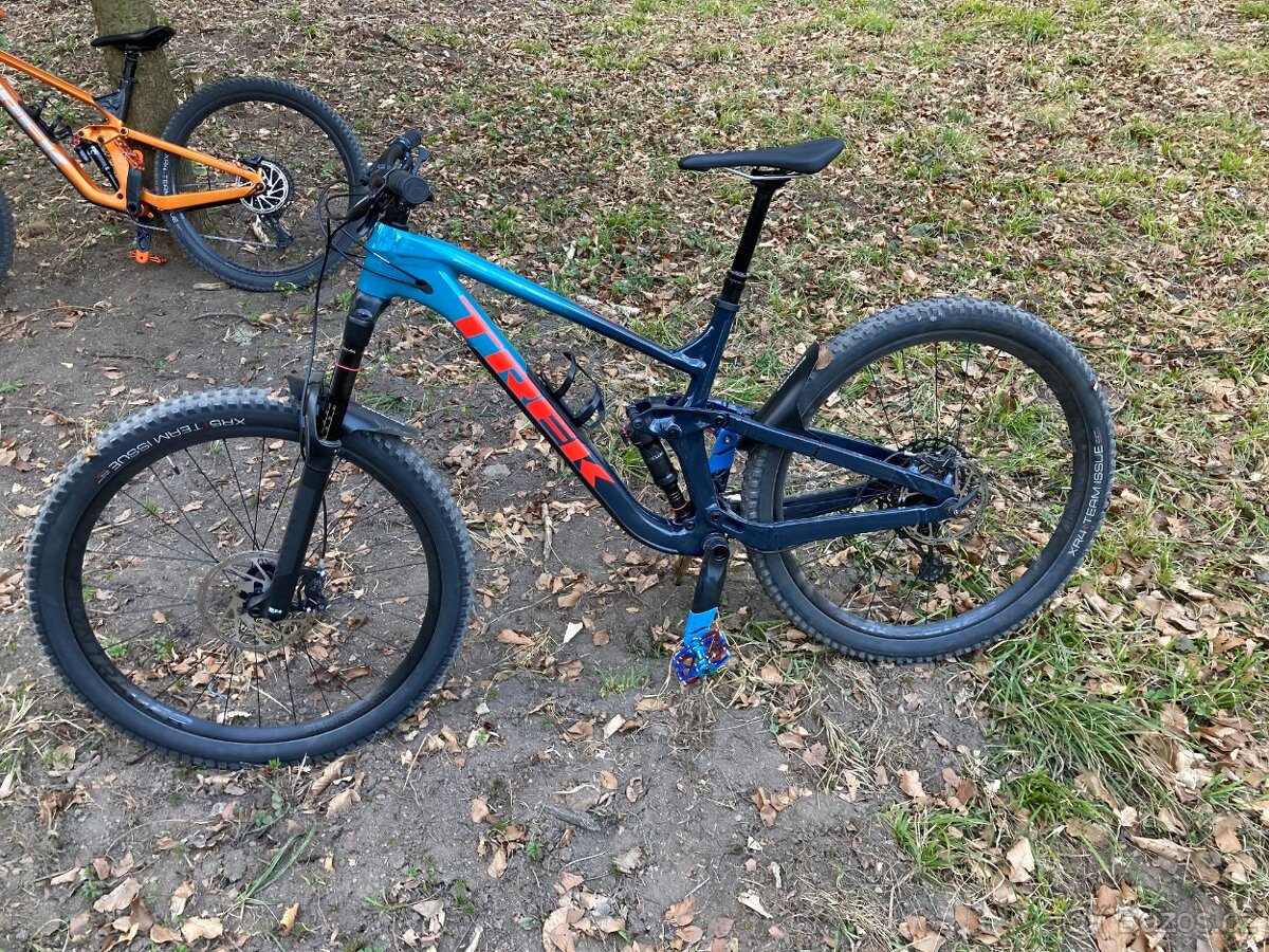 Trek Slash 7 ve velikosti L