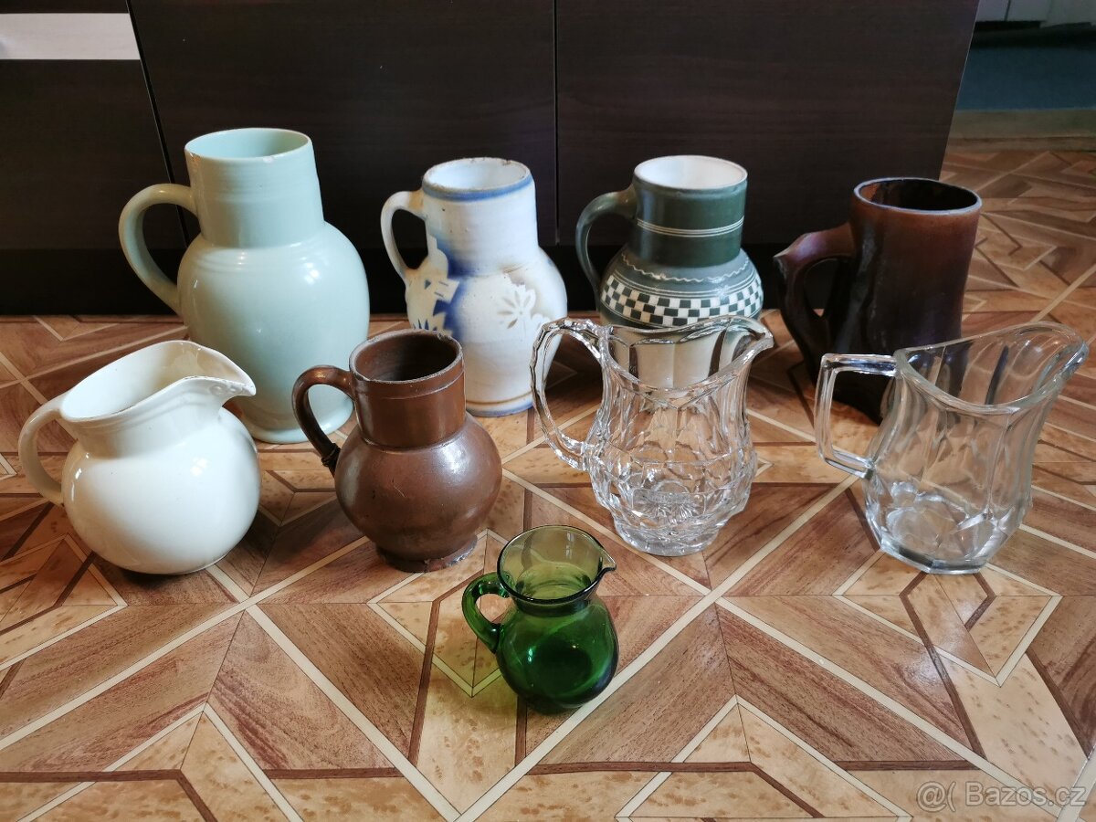 Staré džbánky, různé druhy a stáří