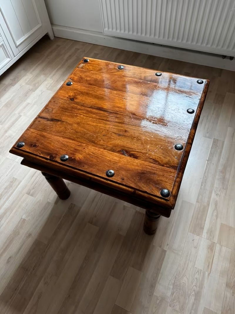 Konferenční stolek 60x60 cm - masivní dřevo