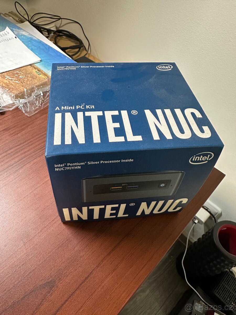Intel NUC 7 (BOXNUC7PJYHN2 mini počítač