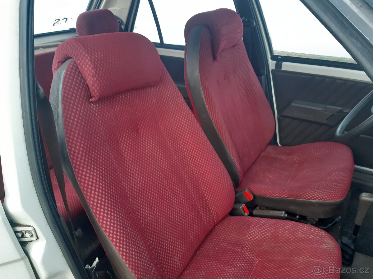 Anatomicky tvarované sedačky Škoda Favorit / forman