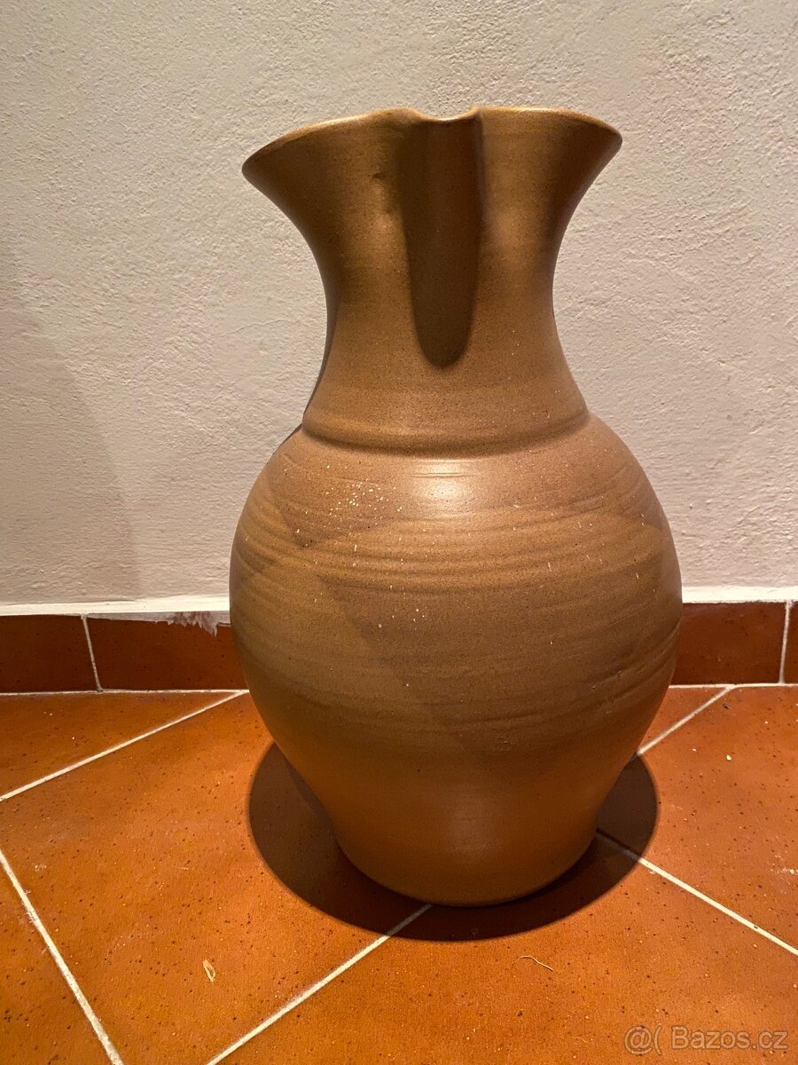 Keramický džbán (váza)