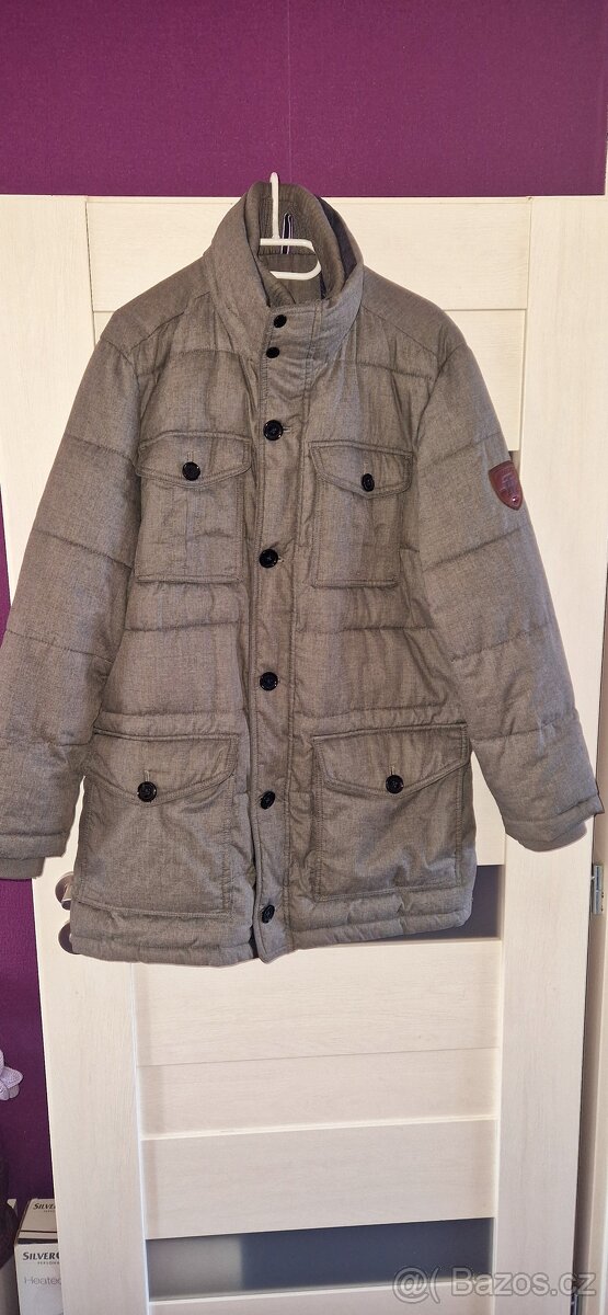 Zimní bunda - kabát Tommy Hilfiger. Rozměry v popisu.