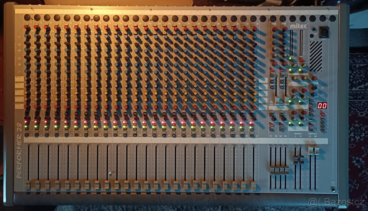 Profi mixážní pult MITEC PERFORMER 28