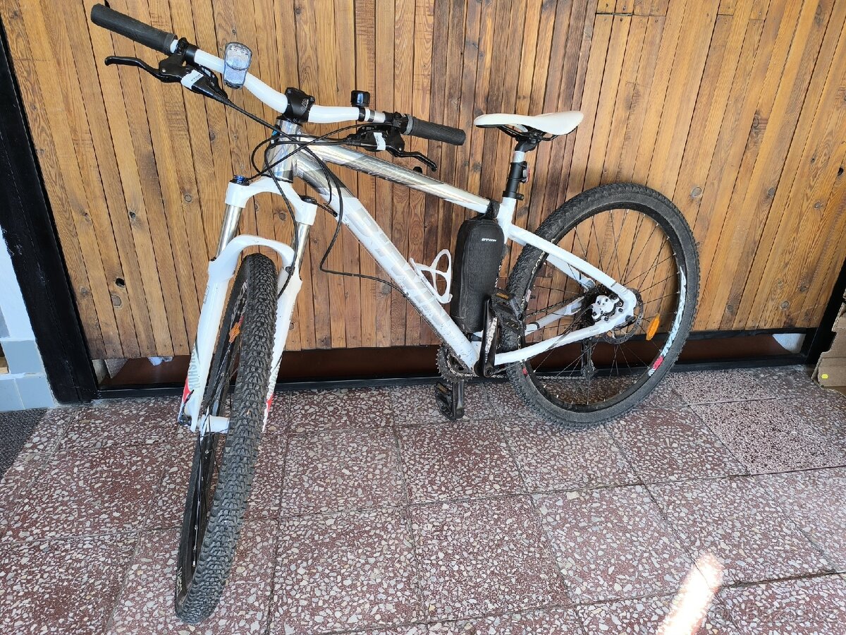 Dámské horské kolo Rockrider 560 ST