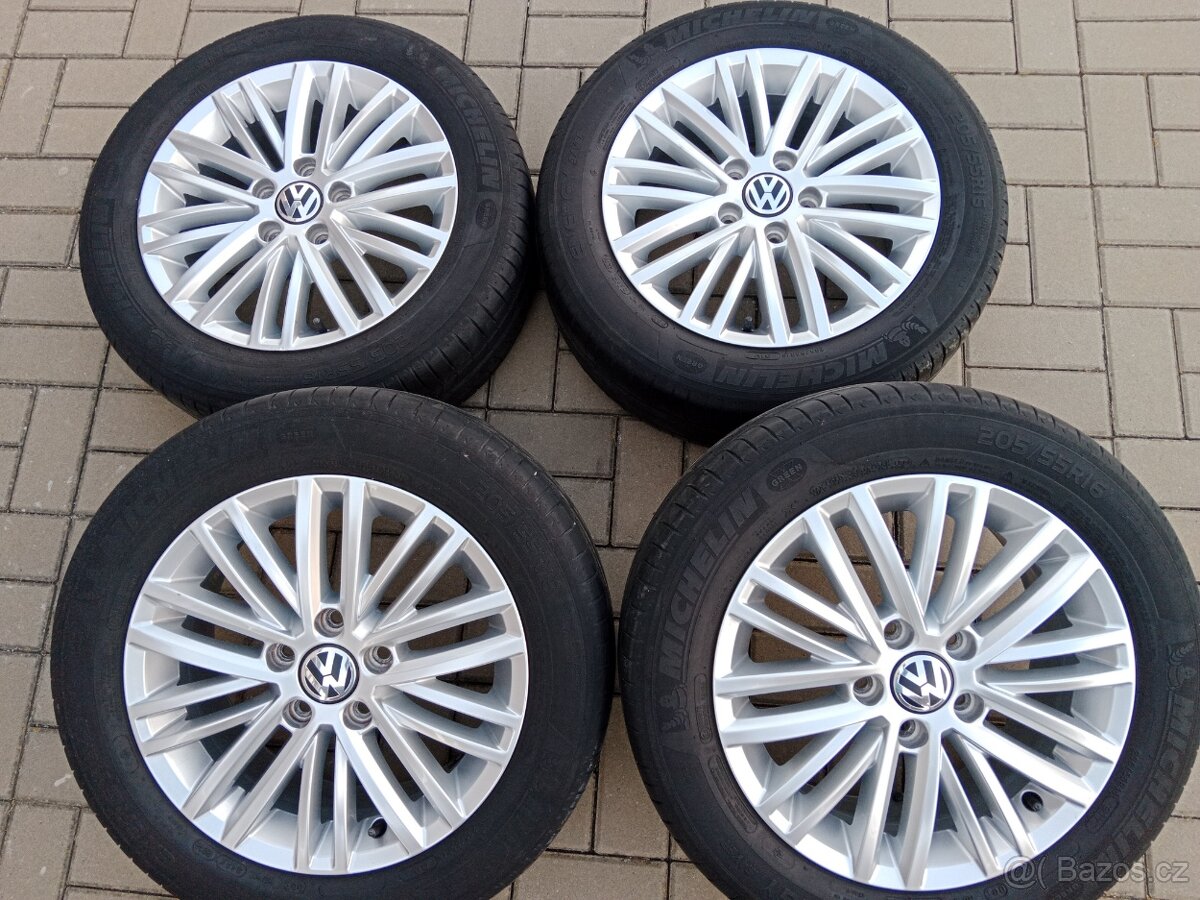 alu kola 5x112 r16 VW Golf 5,6 a letní pneu 205/55/16