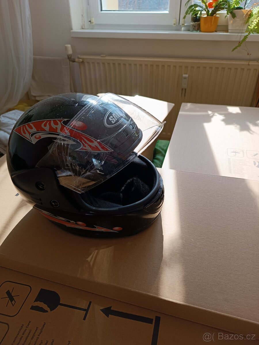 Přilba na motorku