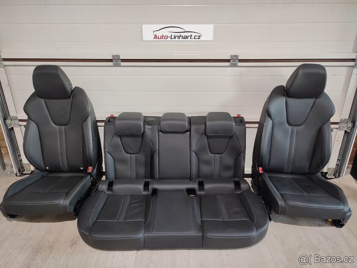 Škoda Octavia IV - kožený interiér ú kožené sedadla